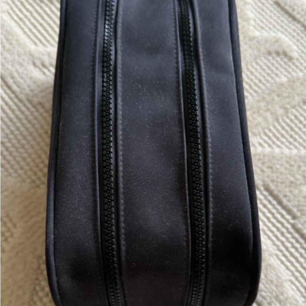 NWOT 🤩CHANEL - LUXURY ALLURE HOMME BLACK UNISEX TWO COMPARTMENT TOILETRIES BAG - Picture 3 of 7